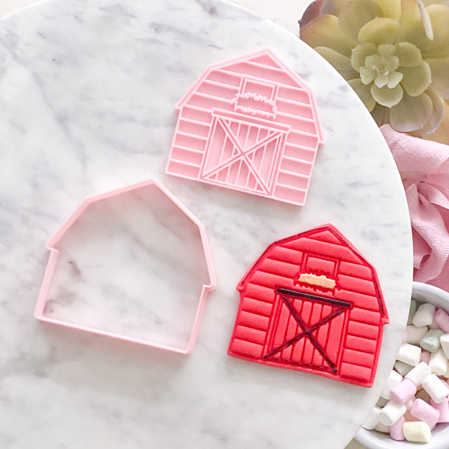 "Barn" - Cookie Cutter & Stamp