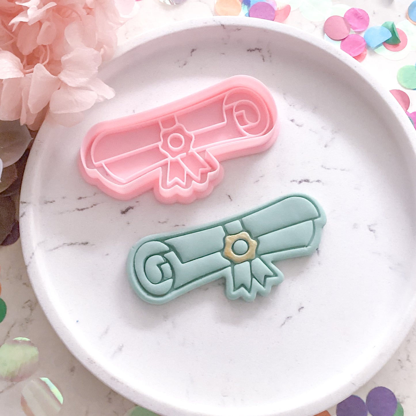 "Graduate Scroll" - Cookie Cutter & Stamp