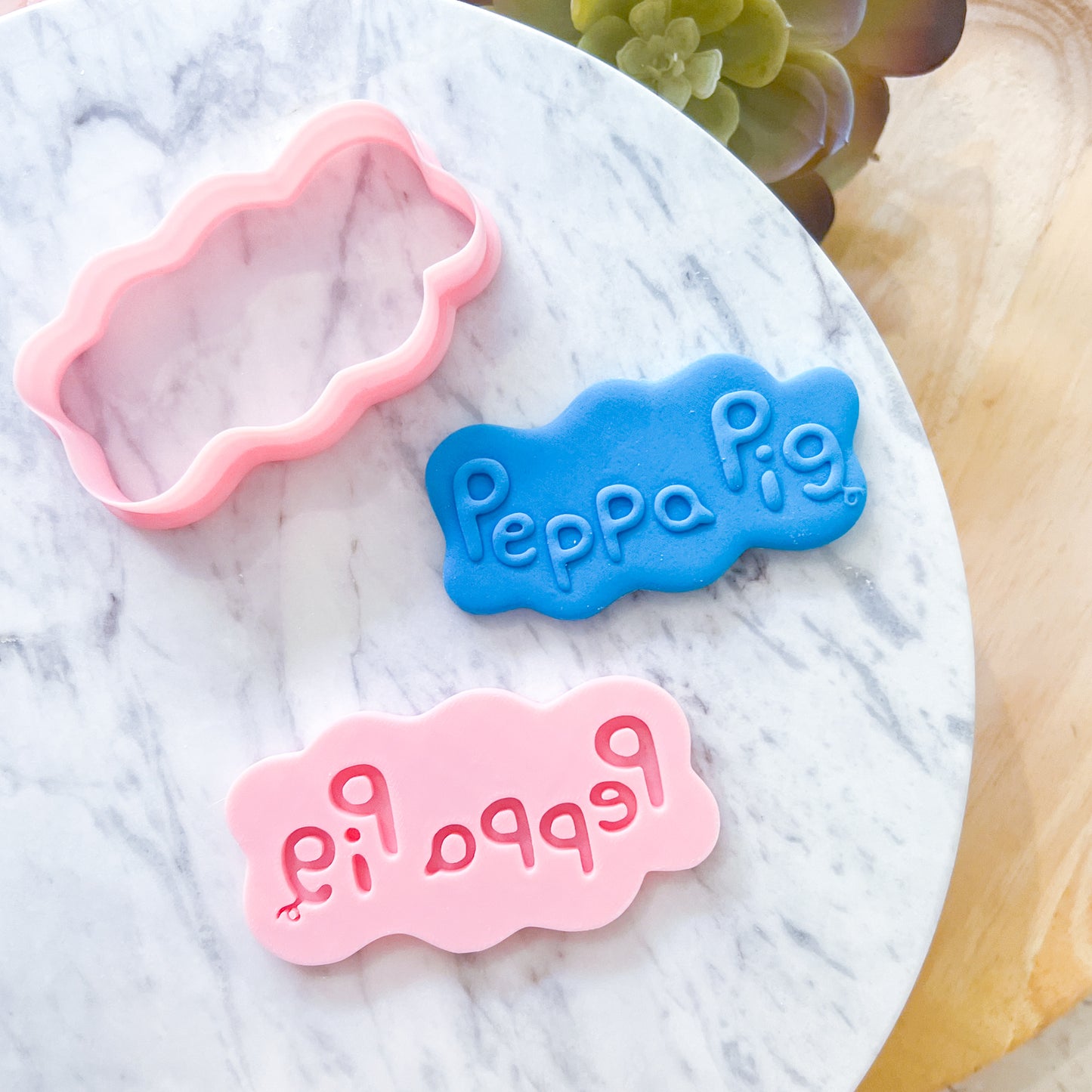 "Peppa Logo" Cookie Cutter & Stamp