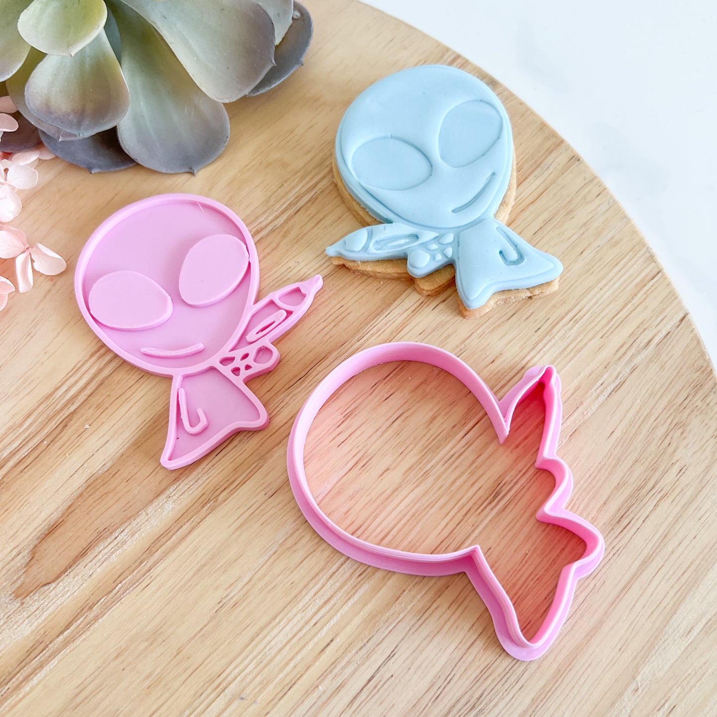 "Alien" - Cookie Cutter & Stamp