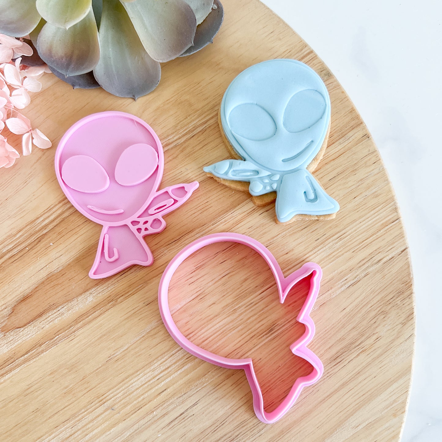 "Alien" - Cookie Cutter & Stamp