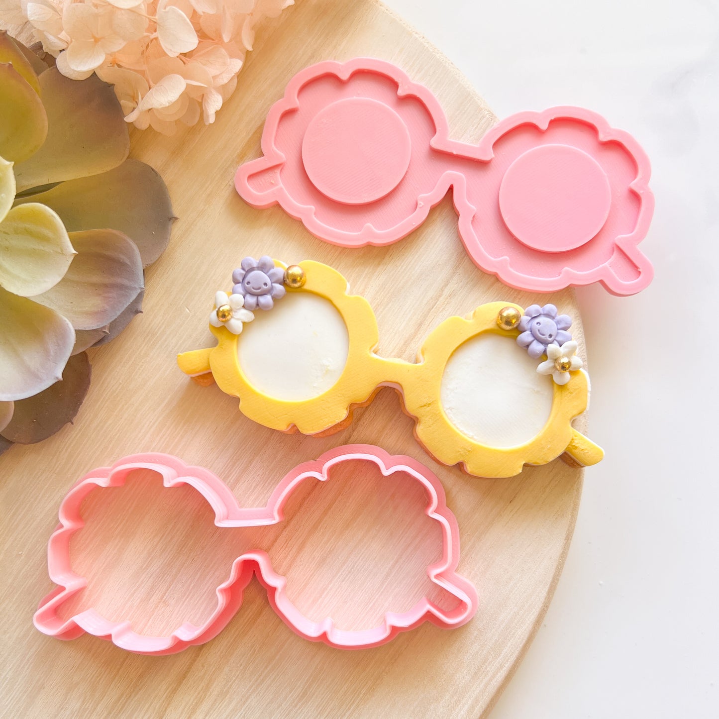 "Daisy Sunnies" - Cookie Cutter & Stamp