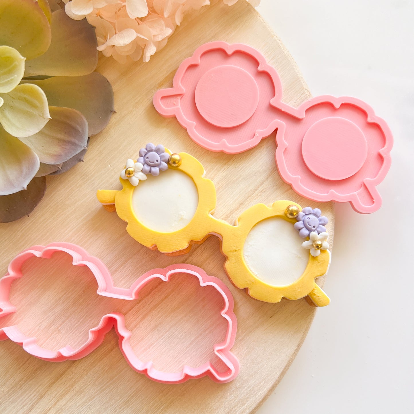 "Daisy Sunnies" - Cookie Cutter & Stamp