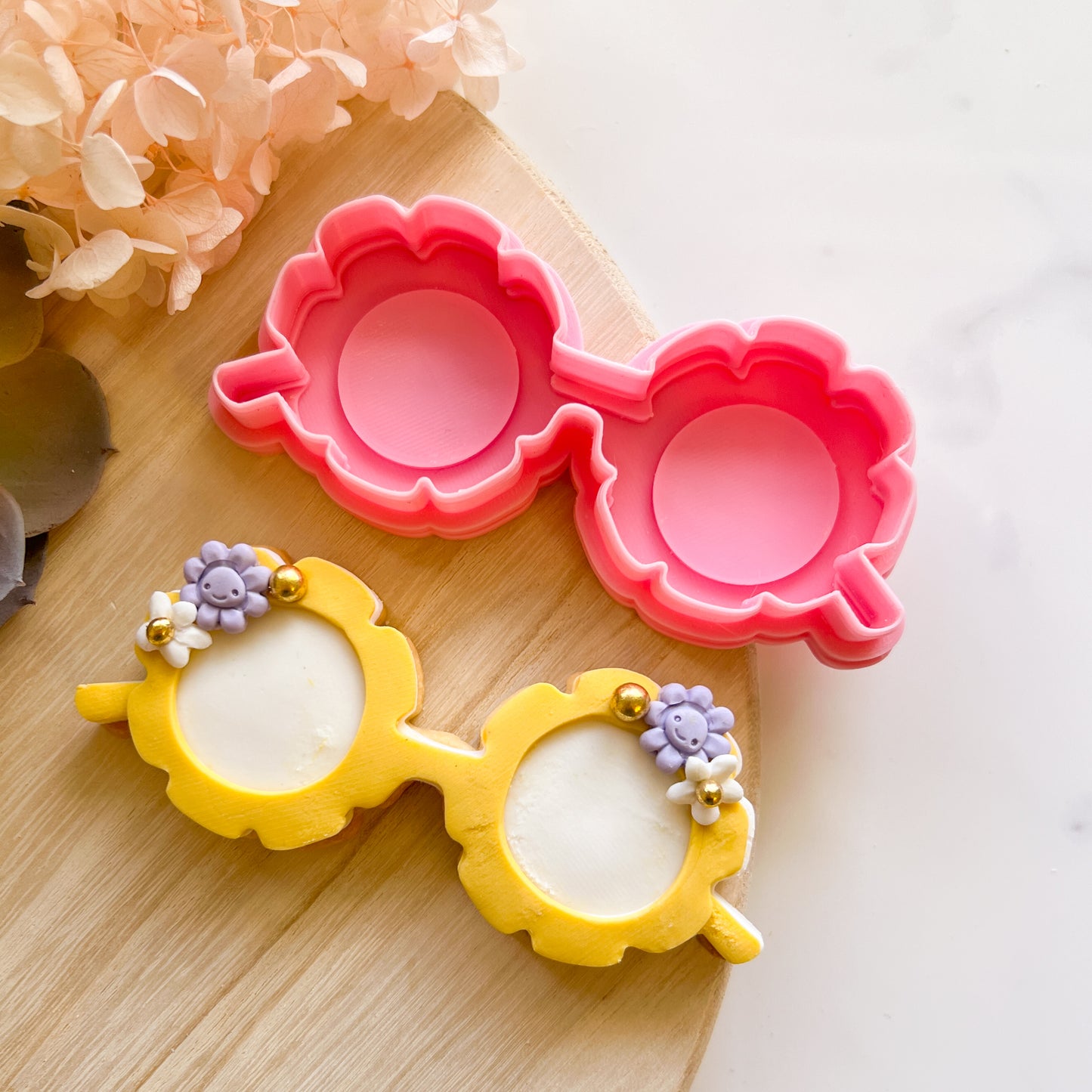 "Daisy Sunnies" - Cookie Cutter & Stamp