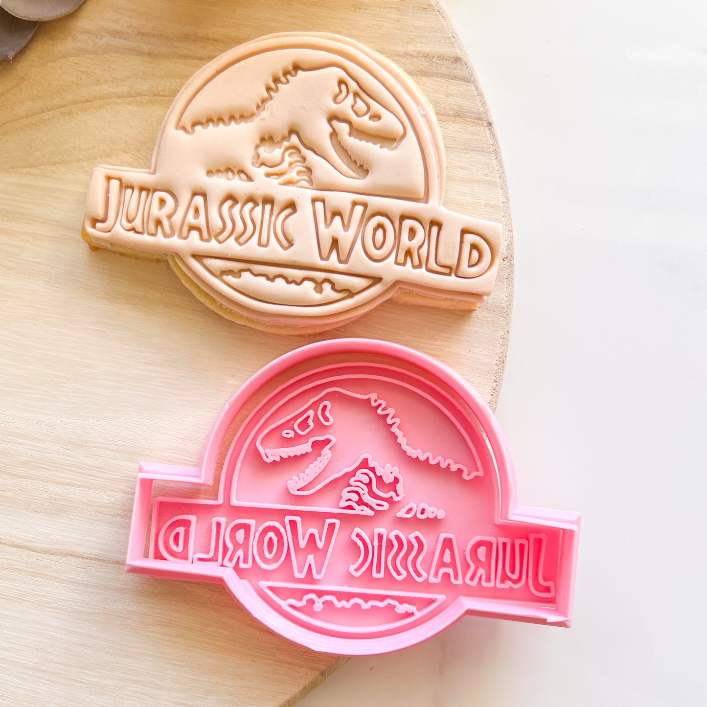 "Jurassic World" - Cookie Cutter & Stamp