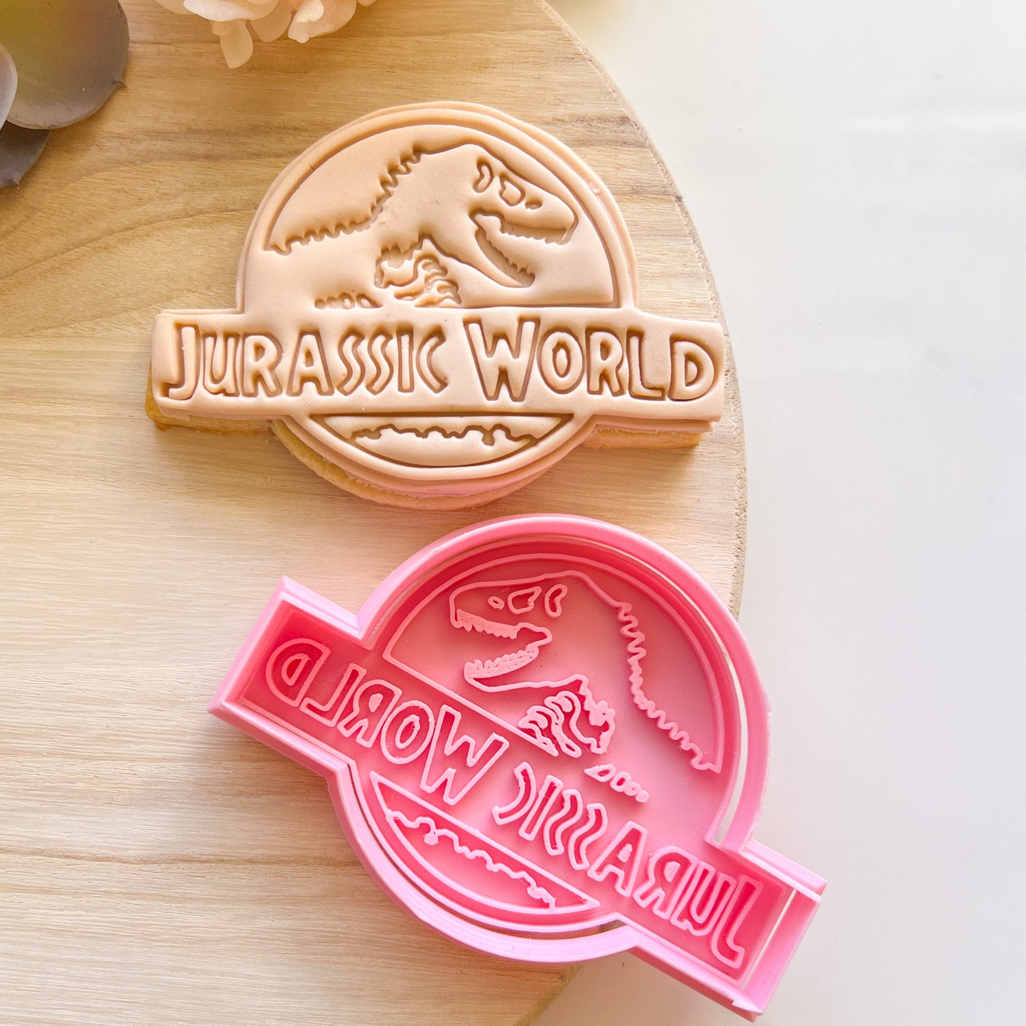 "Jurassic World" - Cookie Cutter & Stamp