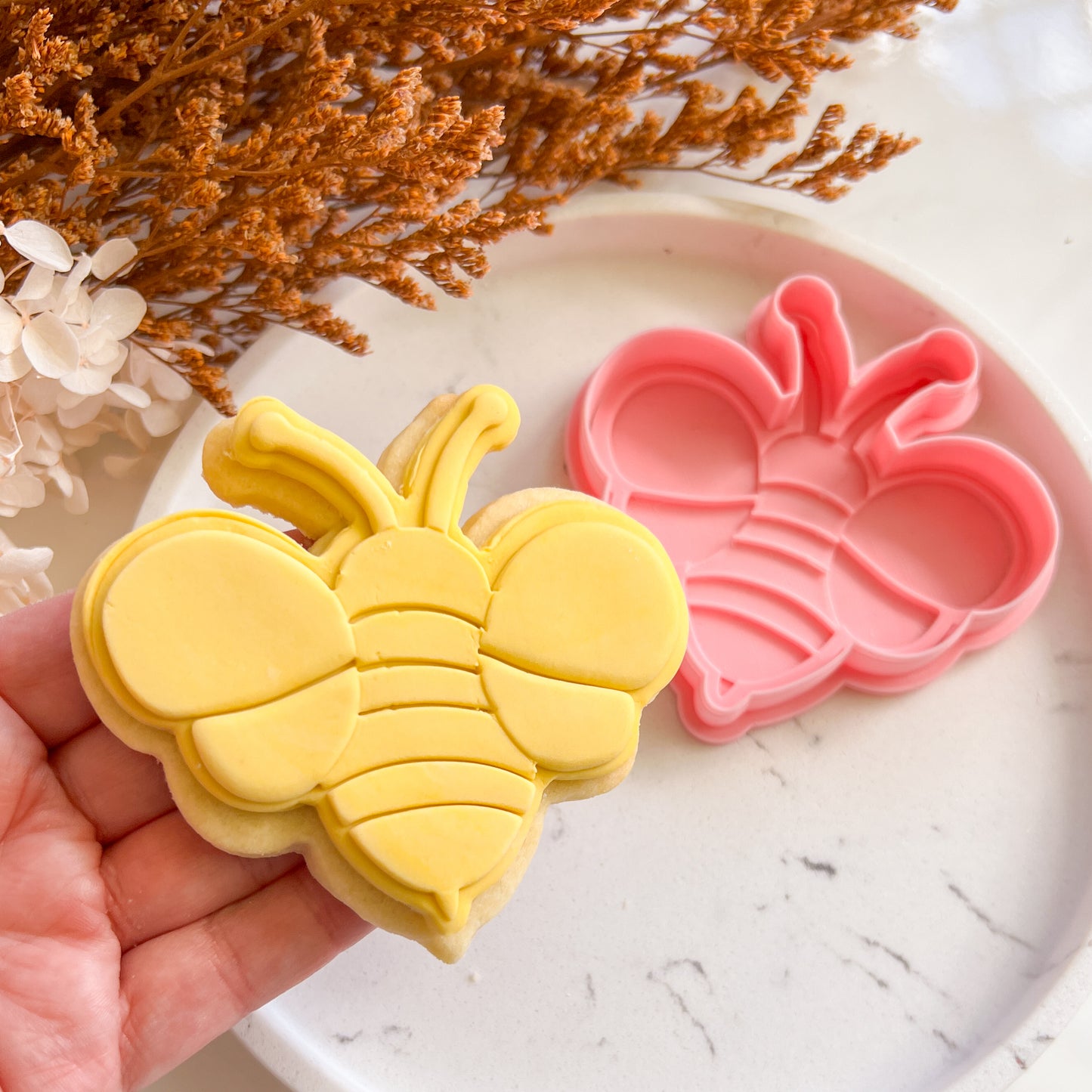 "Cute Bee" - Cookie Cutter & Stamp