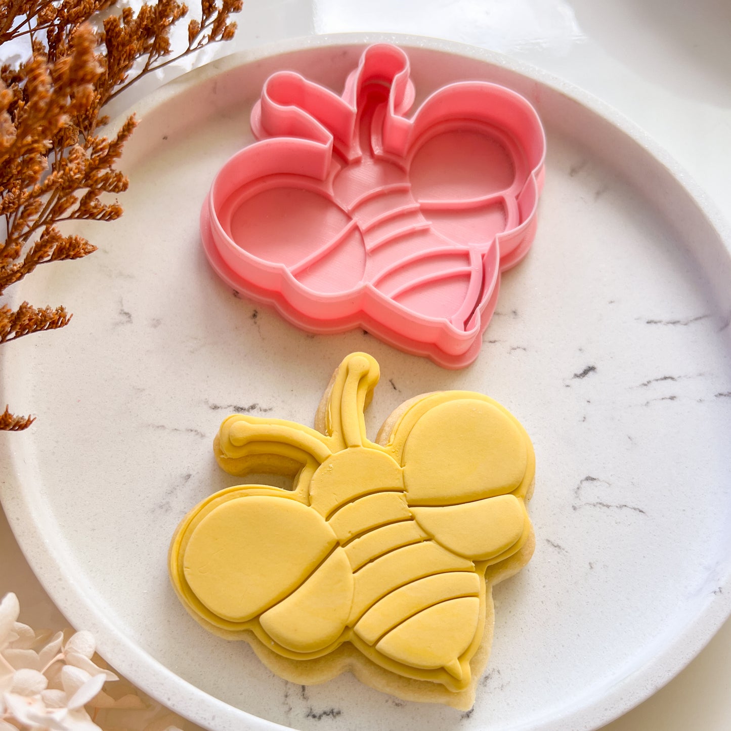 "Cute Bee" - Cookie Cutter & Stamp