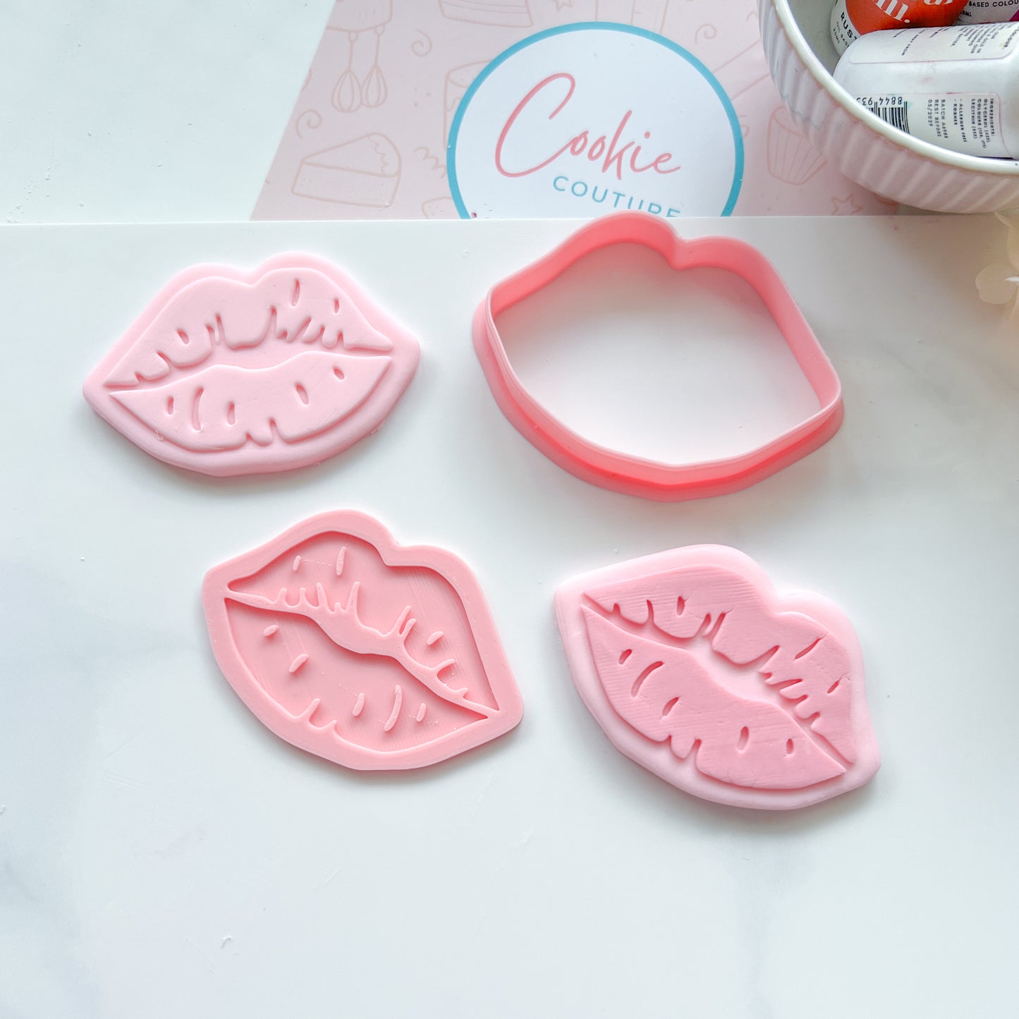 "Smooch" - Cookie Cutter & Stamp