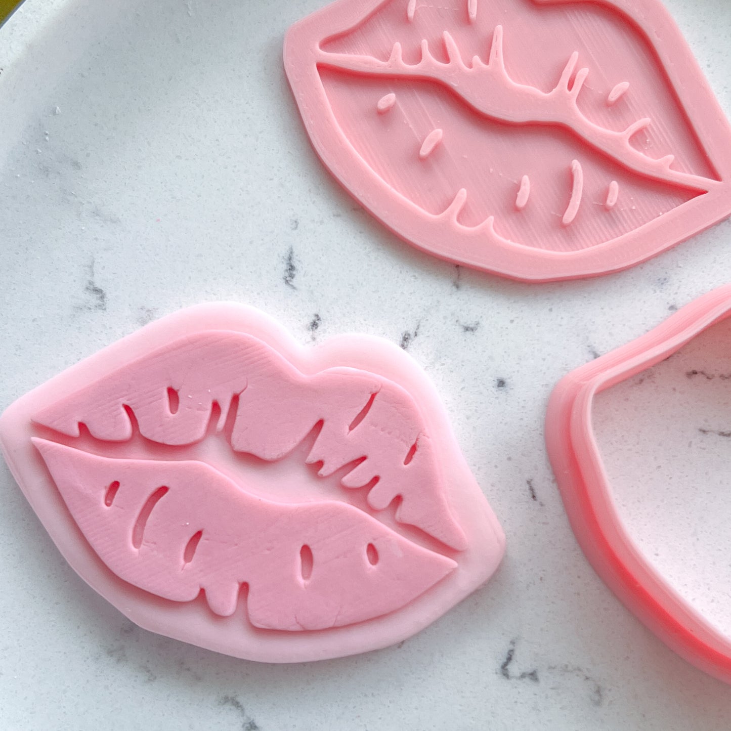 "Smooch" - Cookie Cutter & Stamp