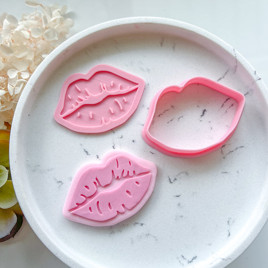 "Smooch" - Cookie Cutter & Stamp