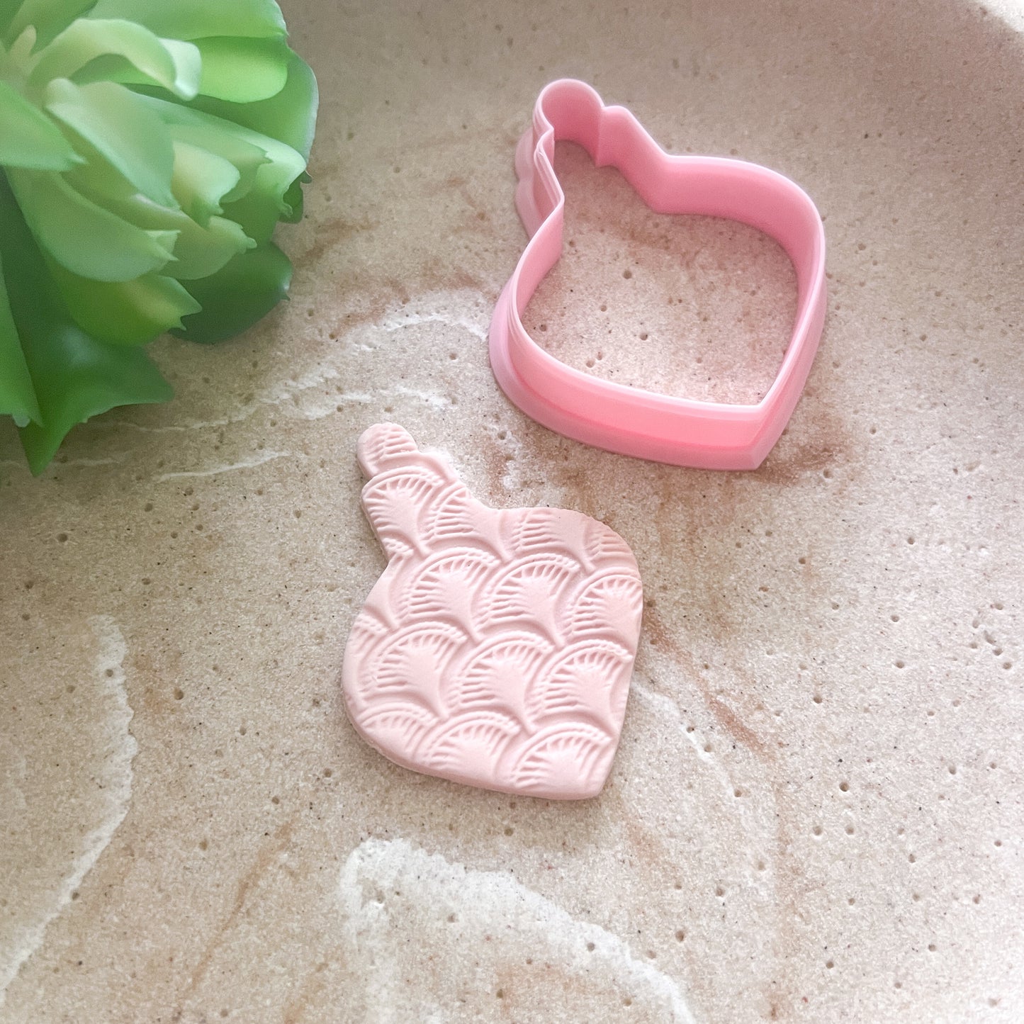 Bauble Cookie Cutter - MIDI