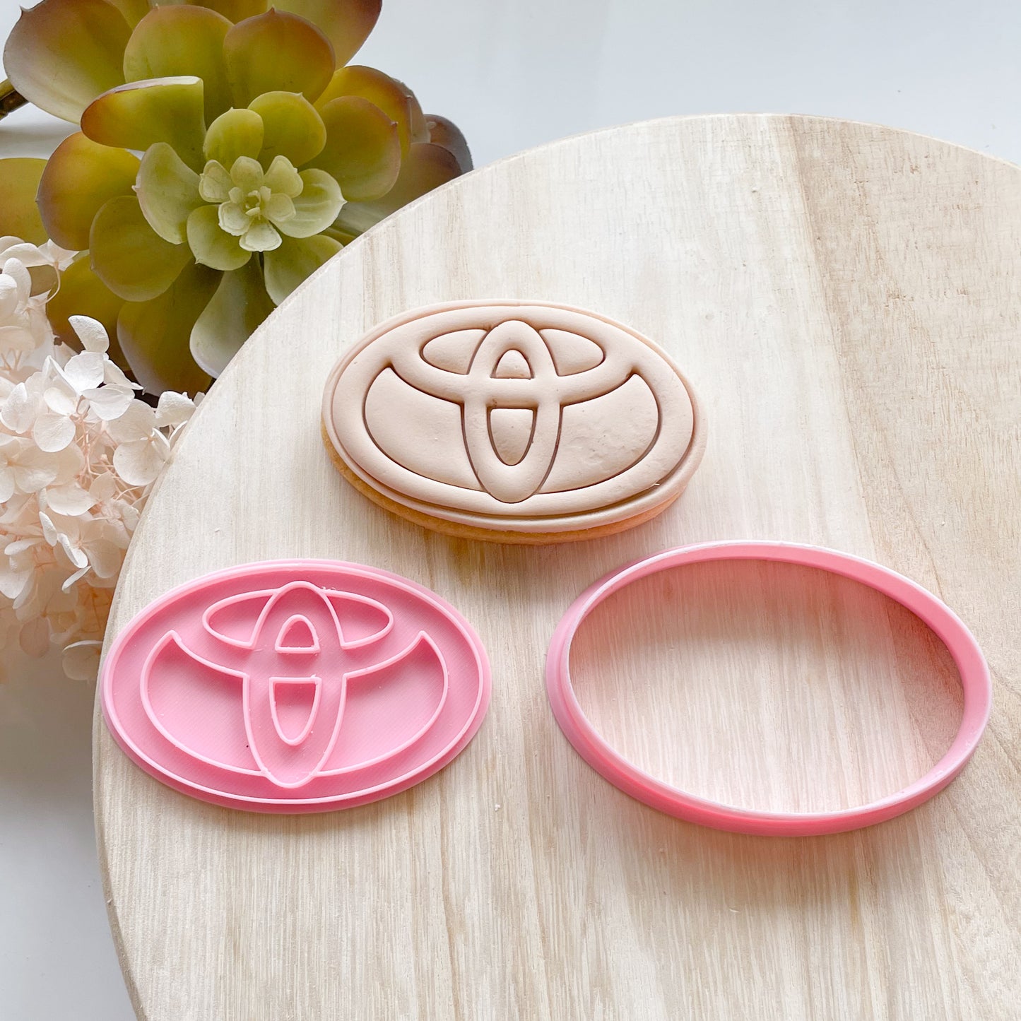 "Toyota Logo" - Cookie Cutter & Stamp