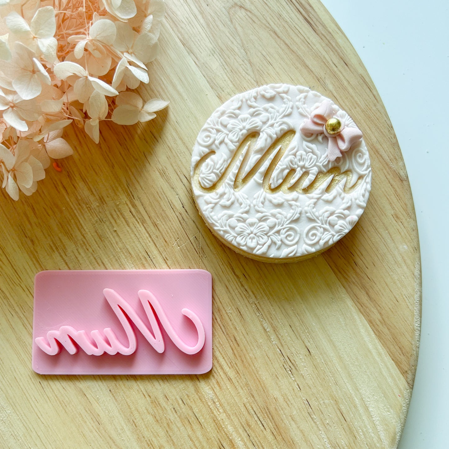 "Mum" Font #2 - Deboss Stamp