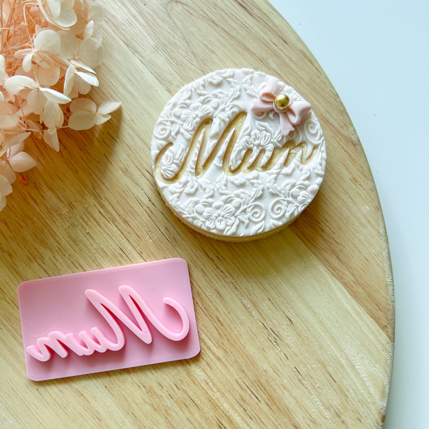 "Mum" Font #2 - Deboss Stamp