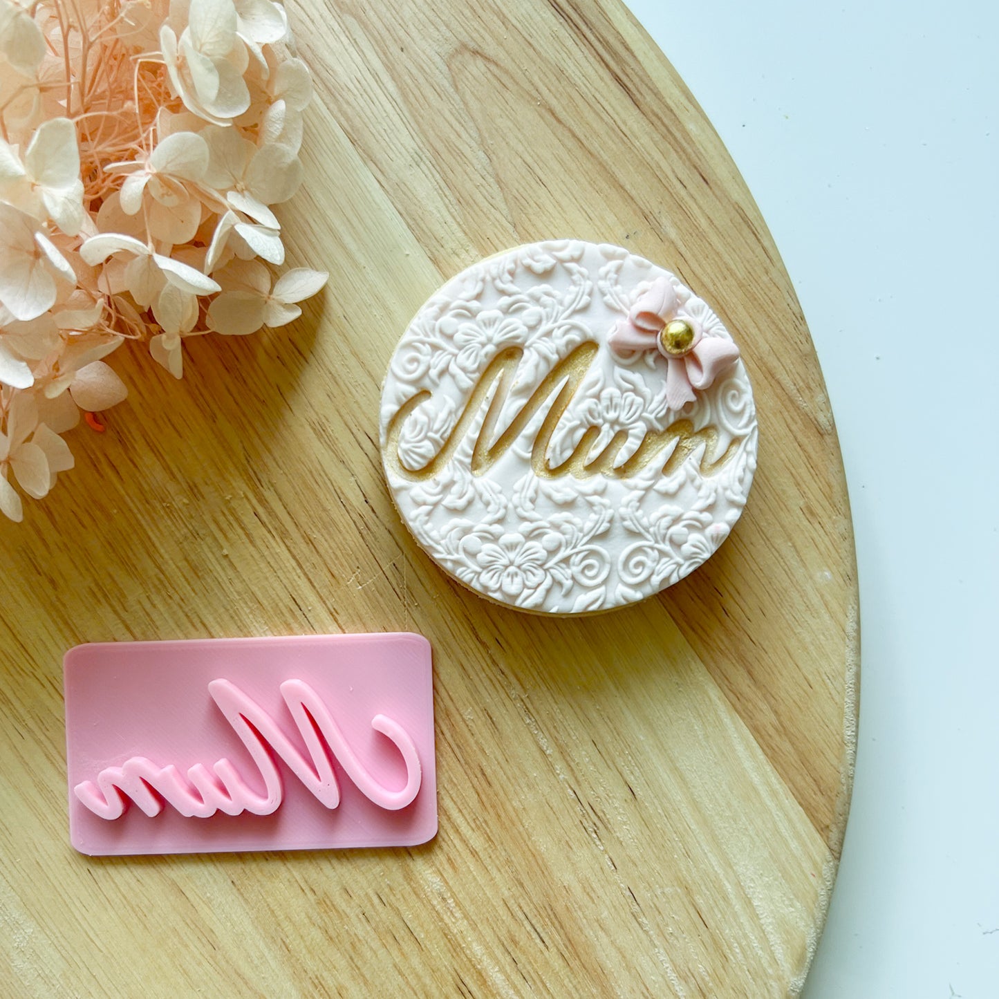 "Mum" Font #2 - Deboss Stamp