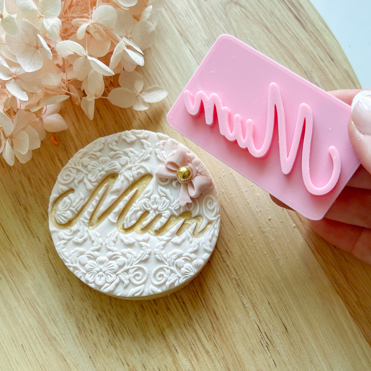 "Mum" Font #2 - Deboss Stamp