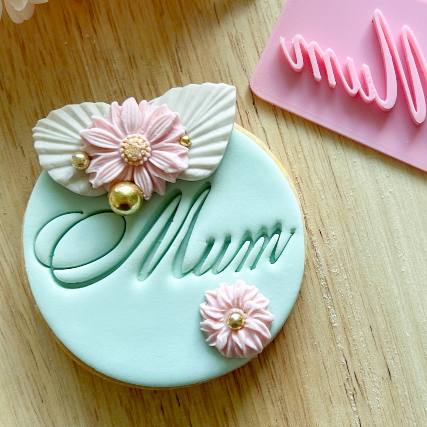 "Mum" Font #3 - Deboss Stamp