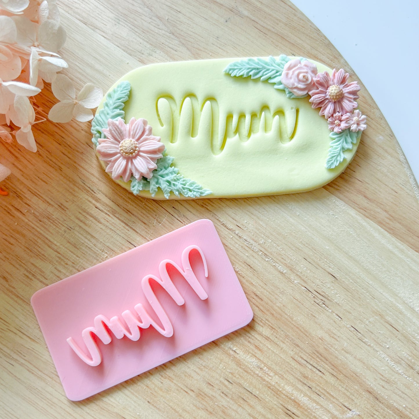 "Mum" Font #1 - Deboss Stamp