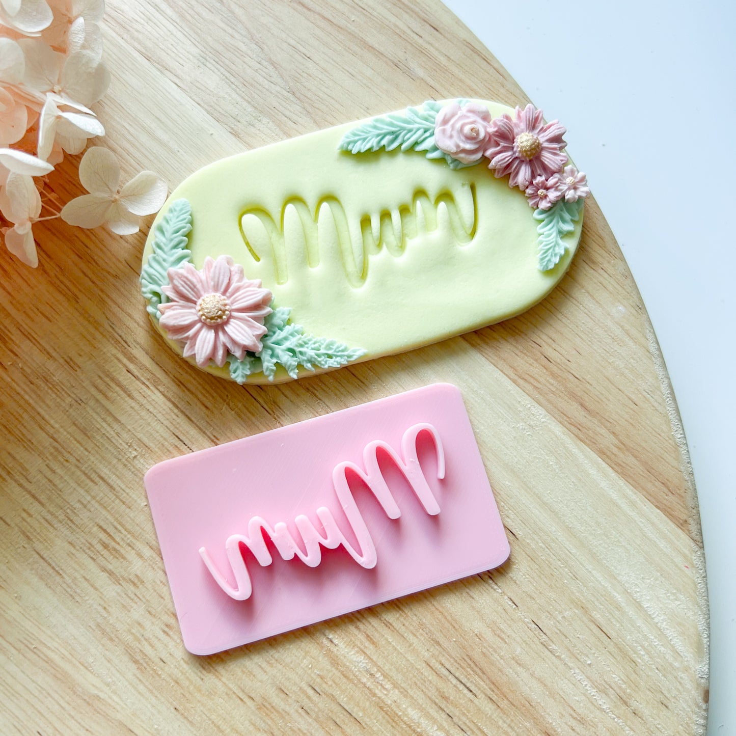 "Mum" Font #1 - Deboss Stamp