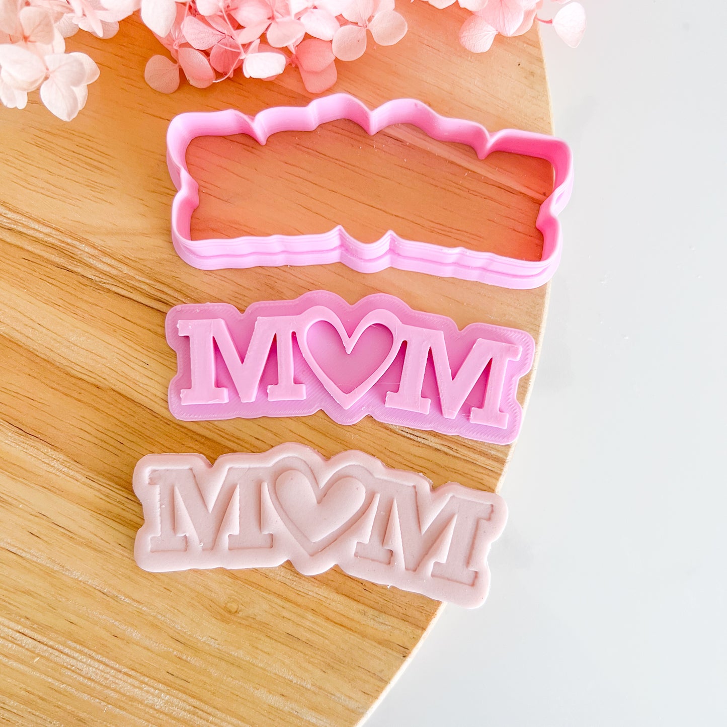 "Mum Text with heart" Cutter & Stamp
