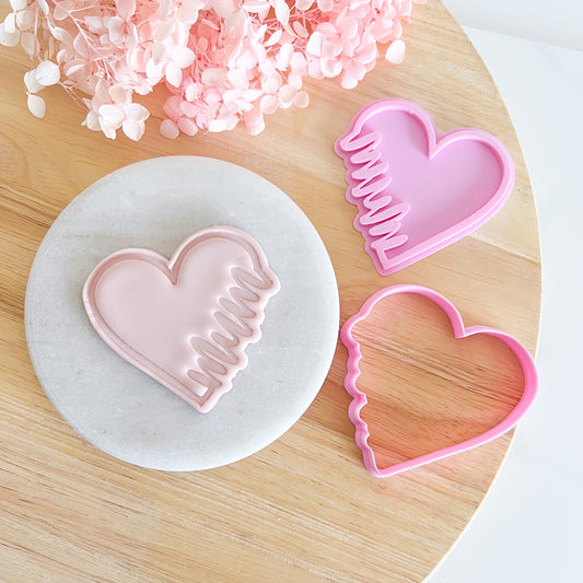 "Mum Text in Heart" Cutter & Stamp