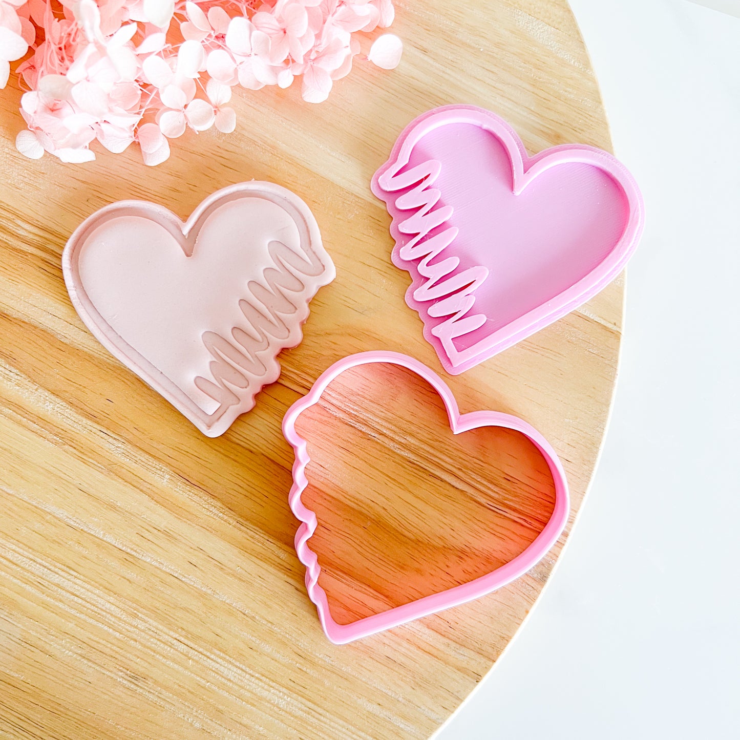 "Mum Text in Heart" Cutter & Stamp