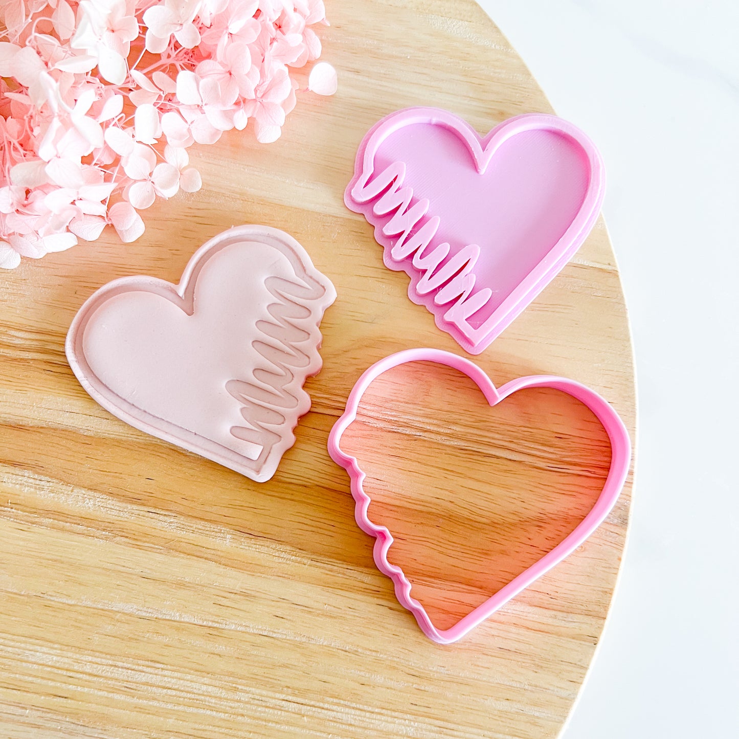 "Mum Text in Heart" Cutter & Stamp