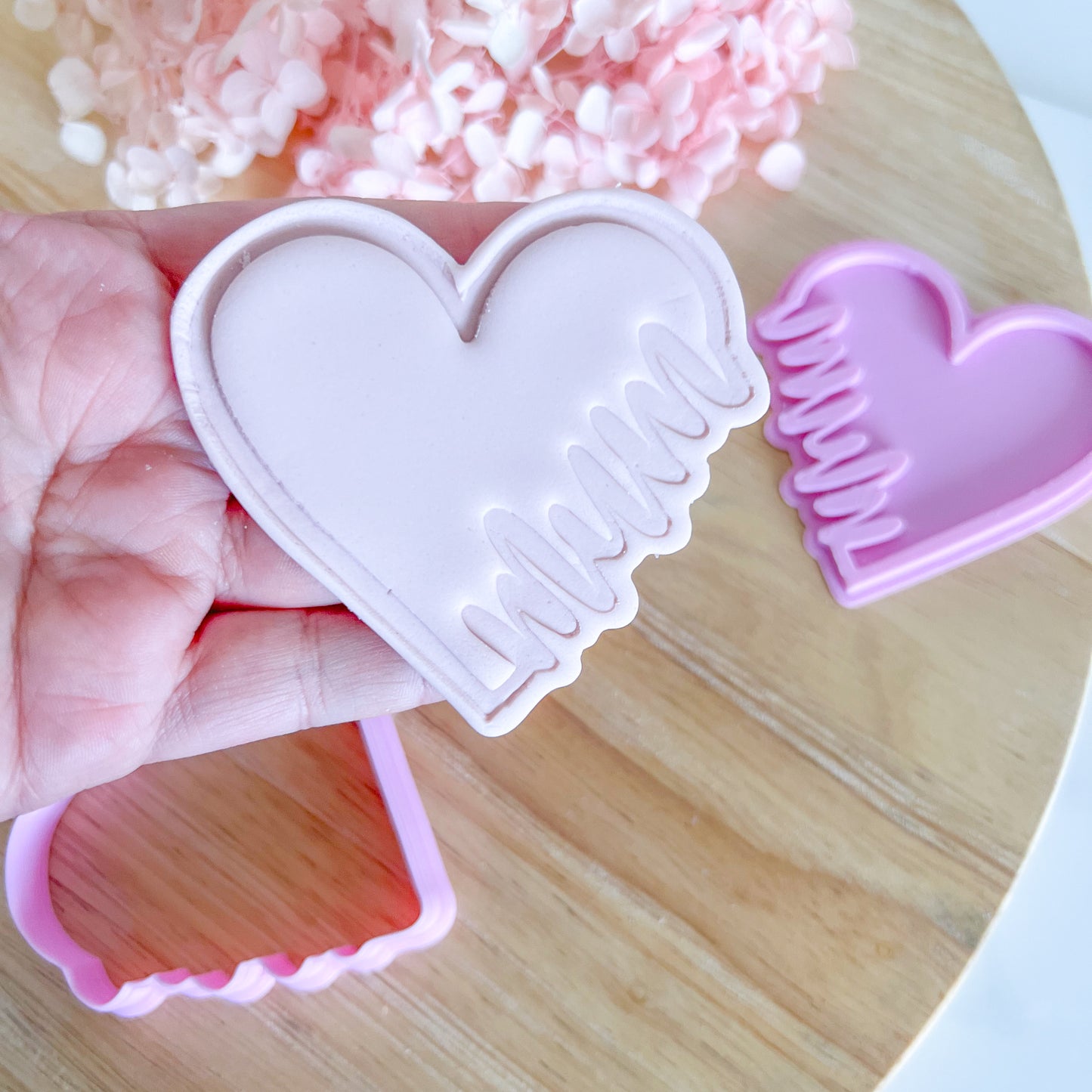 "Mum Text in Heart" Cutter & Stamp