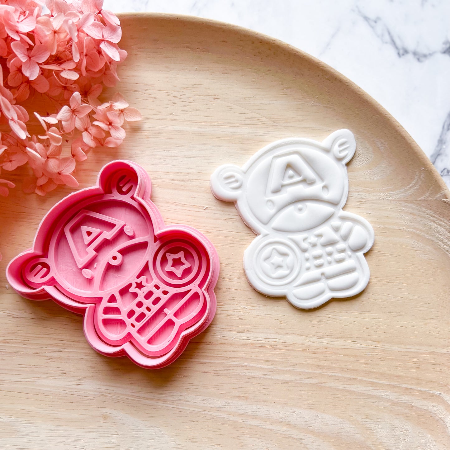 Captain America Cookie Cutter & Stamp