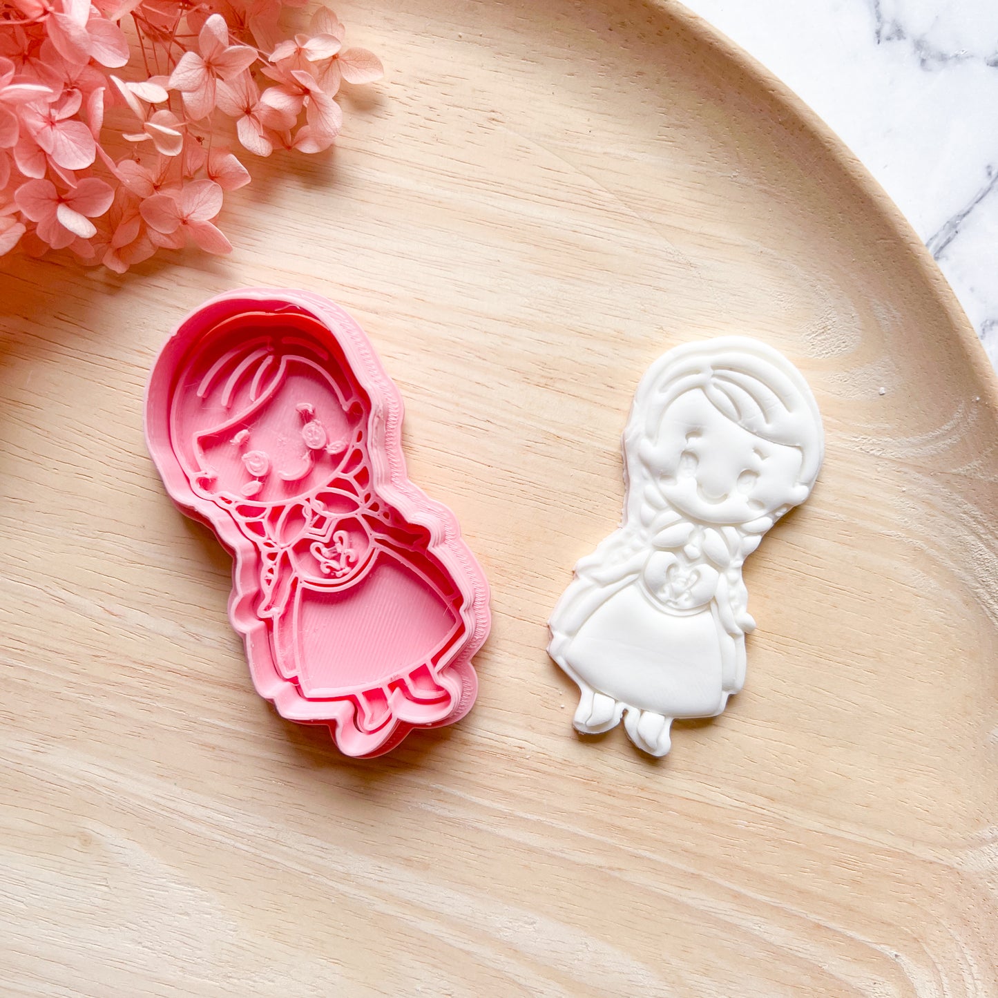 Anna Cookie Cutter & Stamp