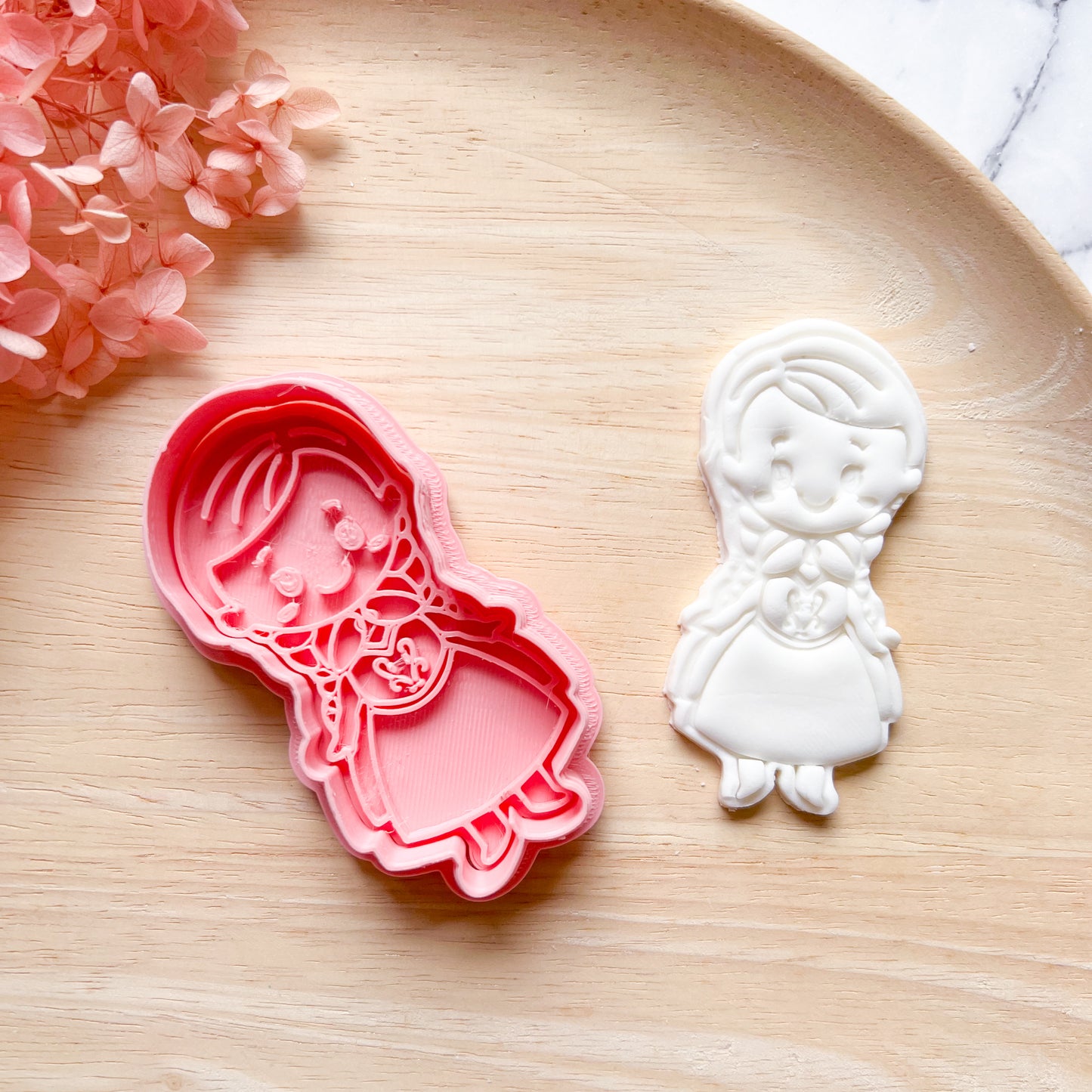 Anna Cookie Cutter & Stamp