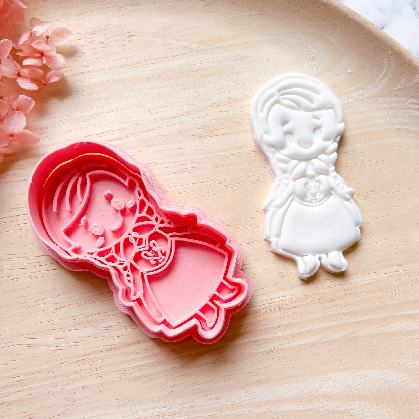 Anna Cookie Cutter & Stamp